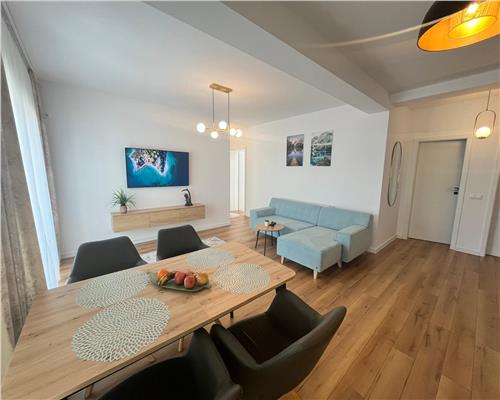 Apartament modern 3 camere 2 balcoane si parcare zona Triajului
