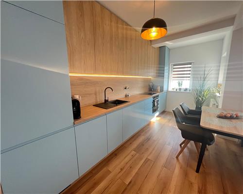 Apartament modern 3 camere 2 balcoane si parcare zona Triajului