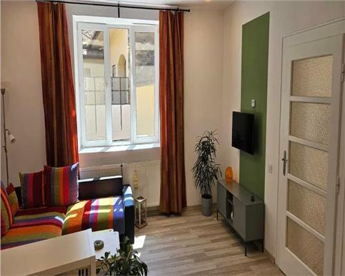 Apartament 2 camere etaj 1 zona Centrala