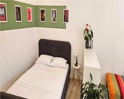 Apartament 2 camere etaj 1 zona Centrala