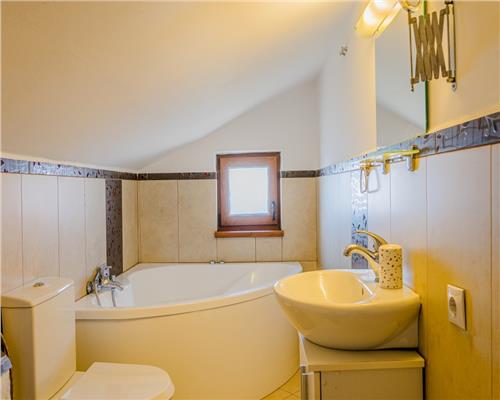 Apartament  3 camere si loc parcare in zona Terezian