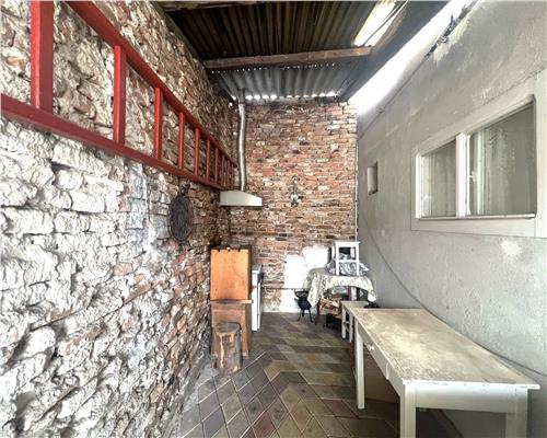 Apartamet la casa 77 mp mpu 2 camere pivnita pod zona centrala