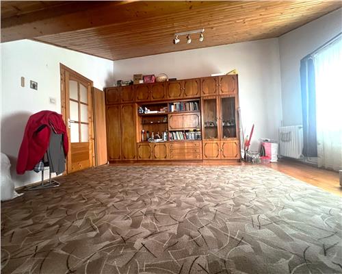 Apartamet la casa 77 mp mpu 2 camere pivnita pod zona centrala