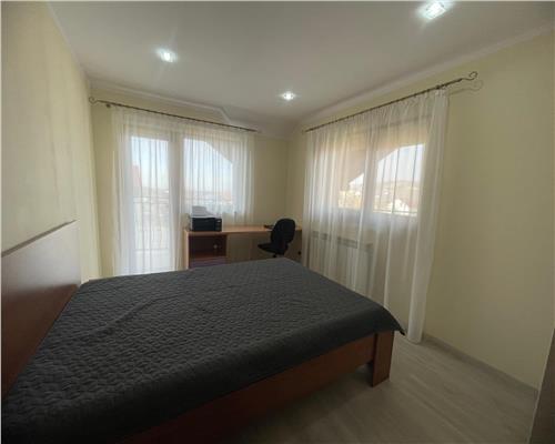 Casa moderna cu 4 camere terasa si garaj si 585 mp teren in Sura Mare