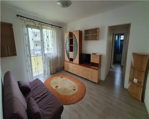 Apartament cu 3 camere balcon si pivnita pe Mihai Viteazu