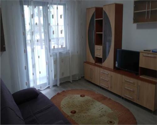 Apartament cu 3 camere balcon si pivnita pe Mihai Viteazu