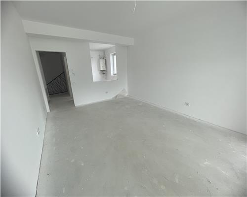 Apartament 3 camere balcon si parcare in Selimbar