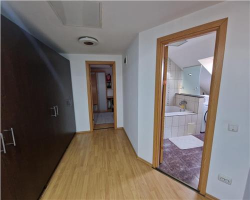 Apartament cu 3 camere 2 bai si parcare in Cisnadie