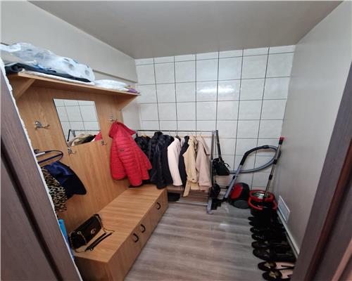 Apartament cu 3 camere 2 bai si parcare in Cisnadie