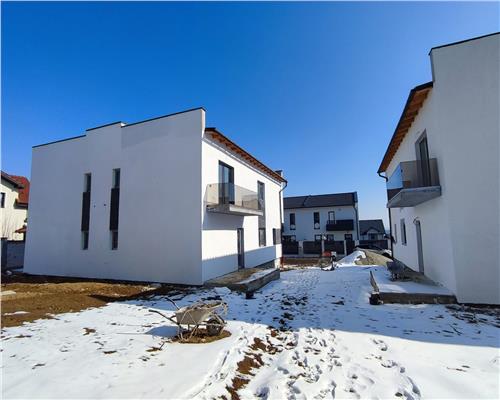 Casa intabulata cu 4 camere 2 bai n zona Calea Cisnadiei