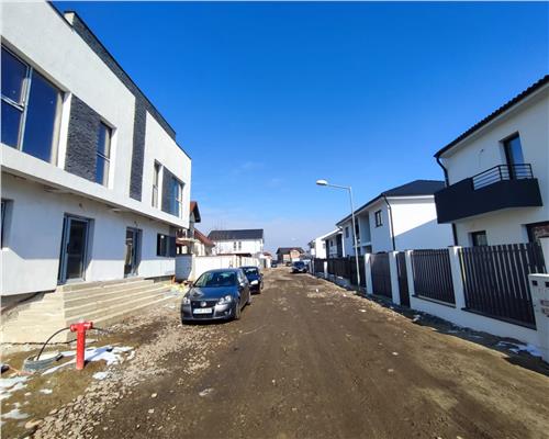 Casa intabulata cu 4 camere 2 bai n zona Calea Cisnadiei