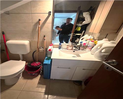 Casa 100 mp utili cu 4 camere 2 bai si curte in Turnisor