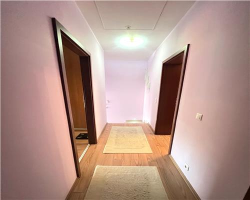 Casa 100 mp utili cu 4 camere 2 bai si curte in Turnisor