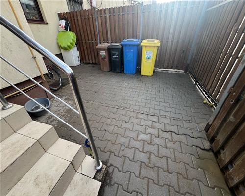 Casa 100 mp utili cu 4 camere 2 bai si curte in Turnisor