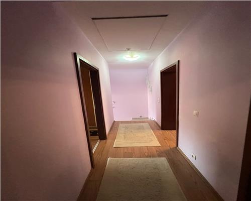 Casa 100 mp utili cu 4 camere 2 bai si curte in Turnisor