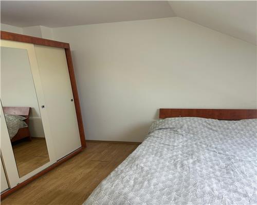 Apartament cu 3 camere si balcon pe Mihai Viteazu