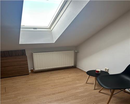 Apartament cu 3 camere si balcon pe Mihai Viteazu