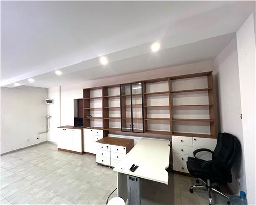 Spatiu comercial 50 mp utili cu 7 parcari in Turnisor