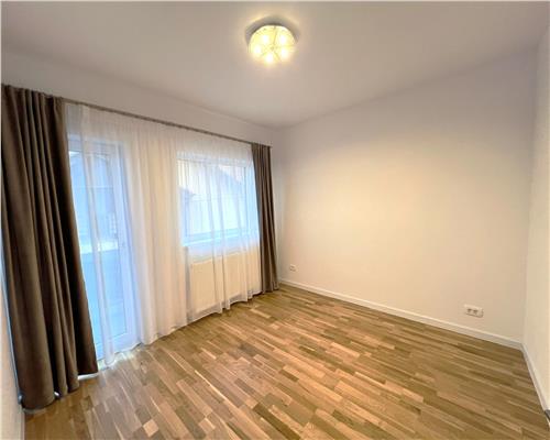 Casa noua 4 camere 2 bai 3 balcoane 3 parcari in Selimbar