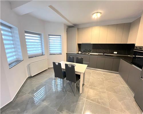Casa noua 4 camere 2 bai 3 balcoane 3 parcari in Selimbar