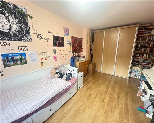 Apartament 2 camere decomandat si balcon zona Vasile Aaron