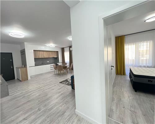 Dezvoltator vand apartament 3 camere cu balcon zona Supeco
