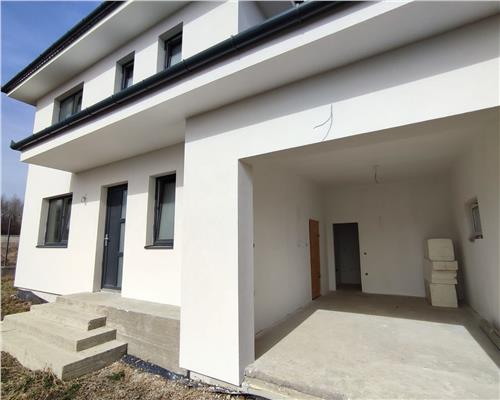 Casa moderna cu 4 camere si garaj in Cartierul Arhitectilor