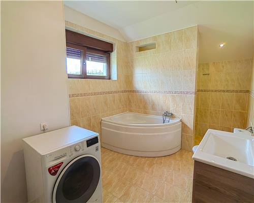 Casa individuala cu 5 camere in zona Bavaria