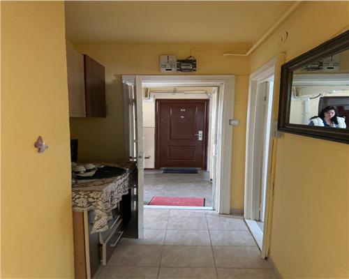 Apartament cu 2 camere si balcon pe Mihai Viteazu