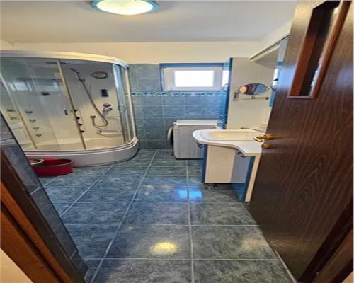 Apartament 4 camere si Balcon in zona Cedonia