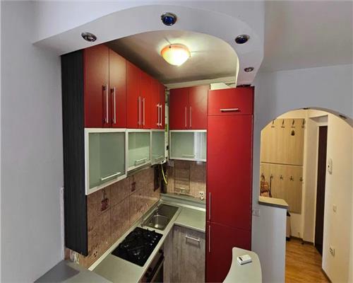 Apartament 4 camere si Balcon in zona Cedonia