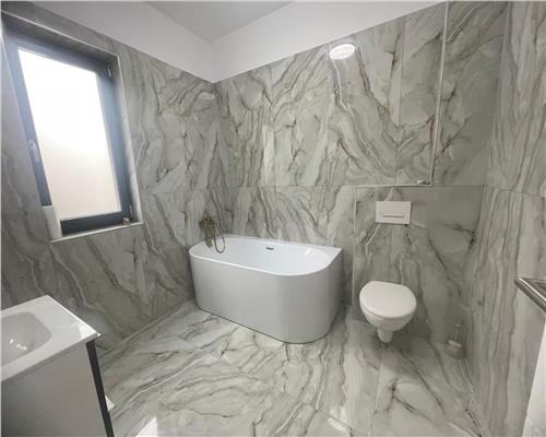 Casa de lux cu 4 camere 2 bai si terasa in Cristian