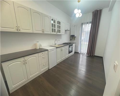 Casa de lux cu 4 camere 2 bai si terasa in Cristian
