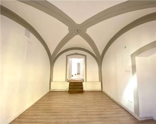 Spatiu comercial cu 2 camere in zona Centrala