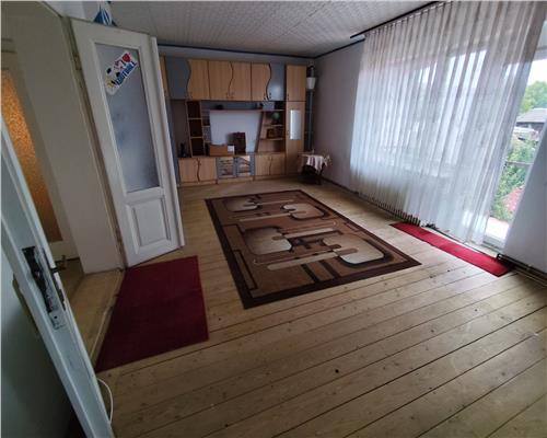 Casa 4 camere 2 bai curte terasa garaj pe Stefan cel Mare