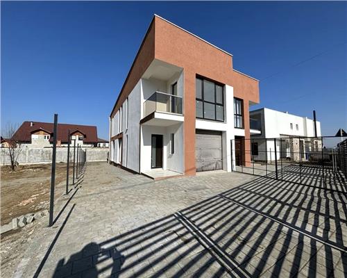 Casa de tip duplex cu 4 camere si garaj in zona Calea Cisnadiei