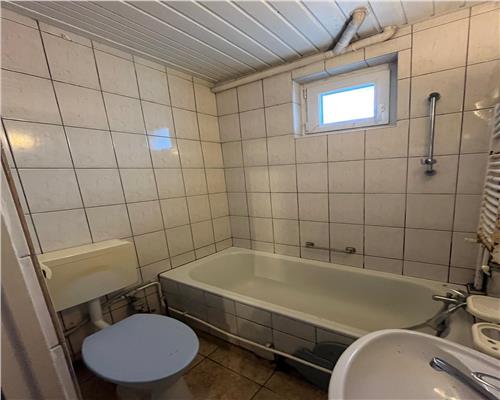 Apartament 3 camere etajul 1 si balcon in zona Rahovei