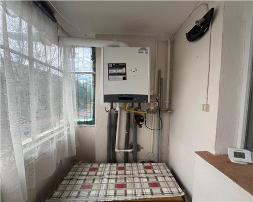 Apartament 3 camere etajul 1 si balcon in zona Rahovei