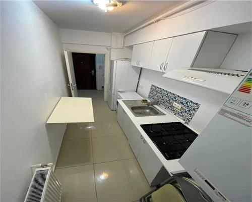 Apartament 2 camere decomandat cu balcon in zona Mihai Viteazul