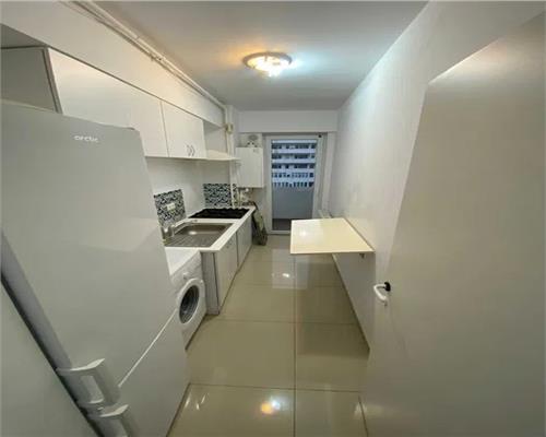 Apartament 2 camere decomandat cu balcon in zona Mihai Viteazul