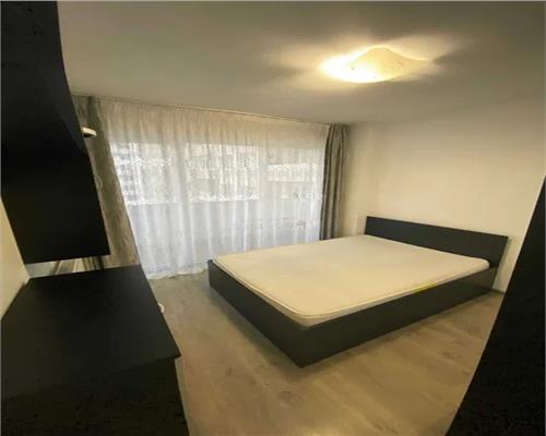 Apartament 2 camere decomandat cu balcon in zona Mihai Viteazul