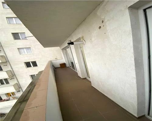 Apartament 2 camere decomandat cu balcon in zona Mihai Viteazul