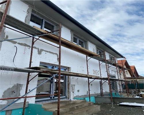 Casa cu 4 camere 2 bai si curte 180 mp in Selimbar