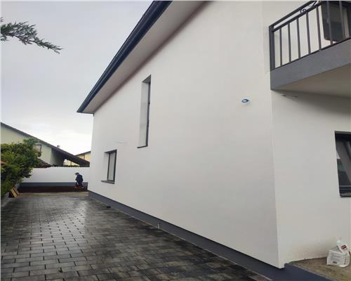 Casa cu 4 camere 2 bai si curte 180 mp in Selimbar