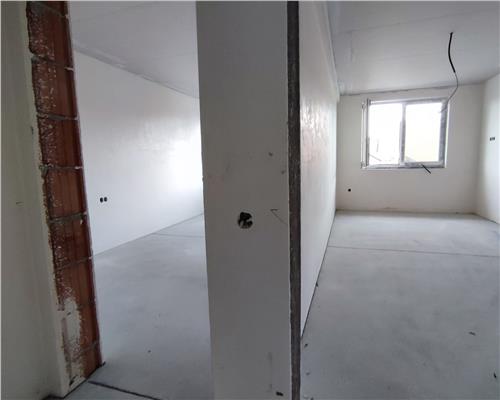 Casa cu 4 camere 2 bai si curte 180 mp in Selimbar