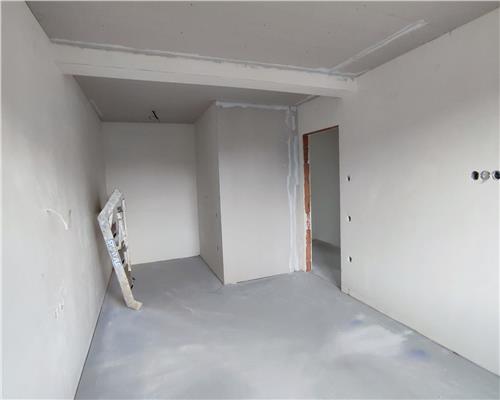 Casa cu 4 camere 2 bai si curte 180 mp in Selimbar