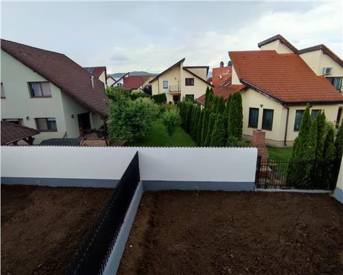 Casa cu 4 camere 2 bai si curte 180 mp in Selimbar