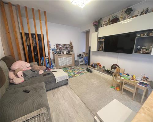 Apartament 2 camere cu balcon si parcare pe Calea Cisnadiei