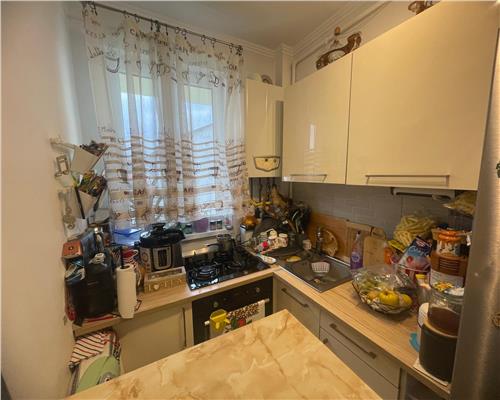 Apartament 2 camere cu balcon si parcare pe Calea Cisnadiei