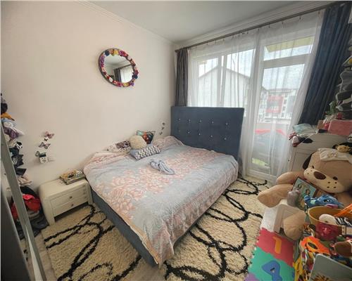 Apartament 2 camere cu balcon si parcare pe Calea Cisnadiei